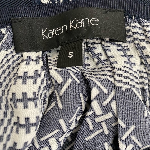 Karen Kane Blue & White Mixed Weave Zig Zag Pattern Sleeveless Top, Size Small - Picture 8 of 8